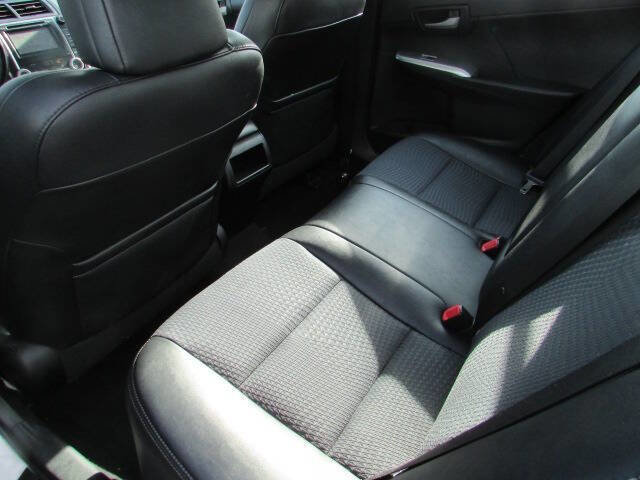 Used 2014 Toyota Camry SE image 15