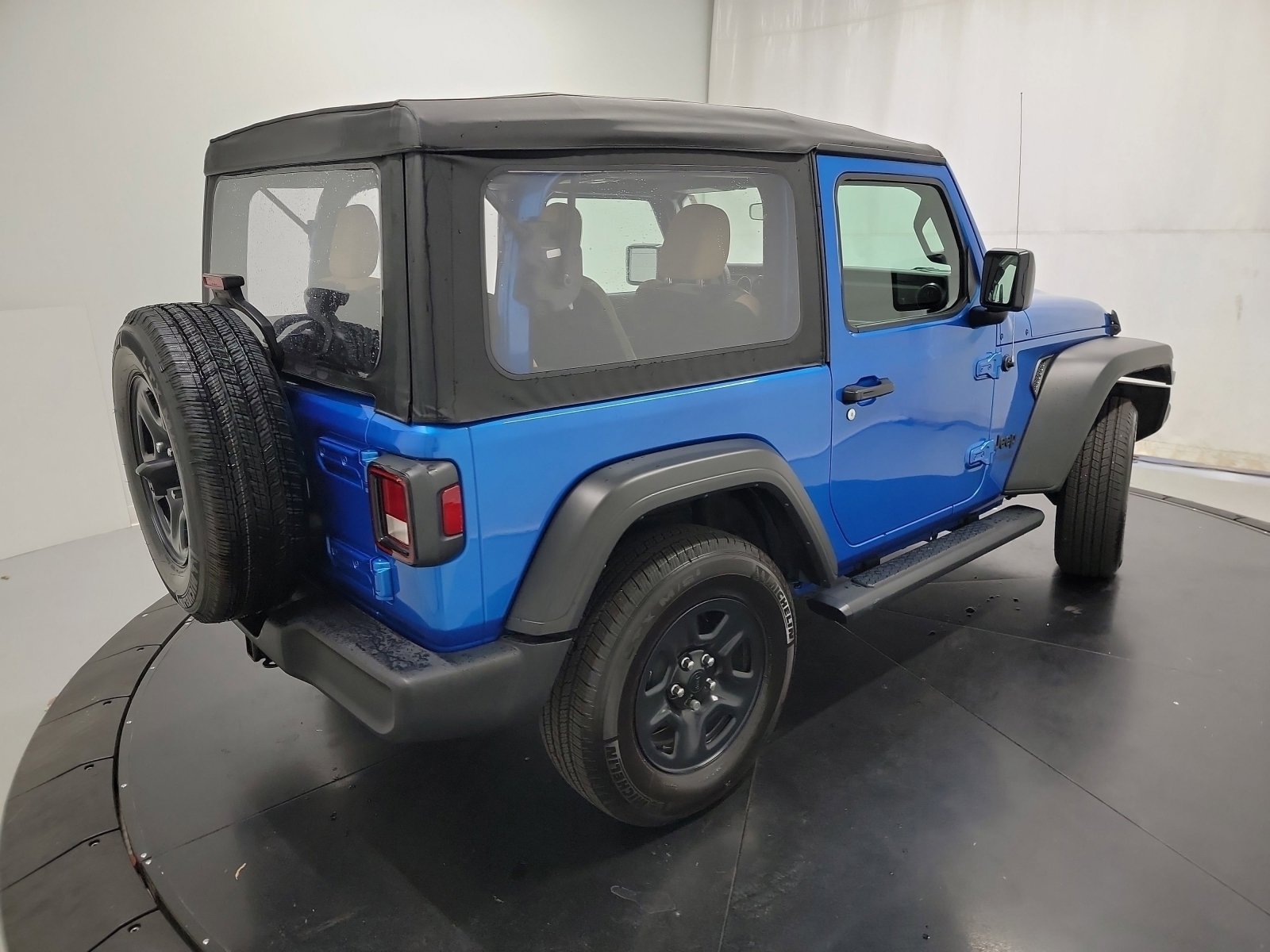Used 2021 Jeep Wrangler Sport image 9