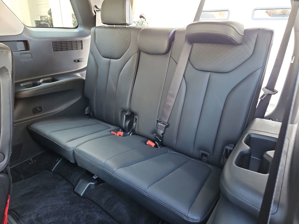 Used 2025 Hyundai Palisade SEL image 32