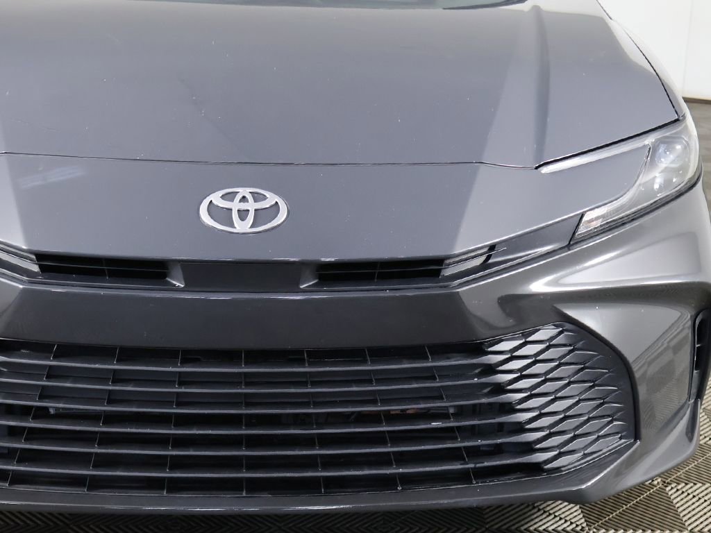 Used 2025 Toyota Camry LE FWD image 9