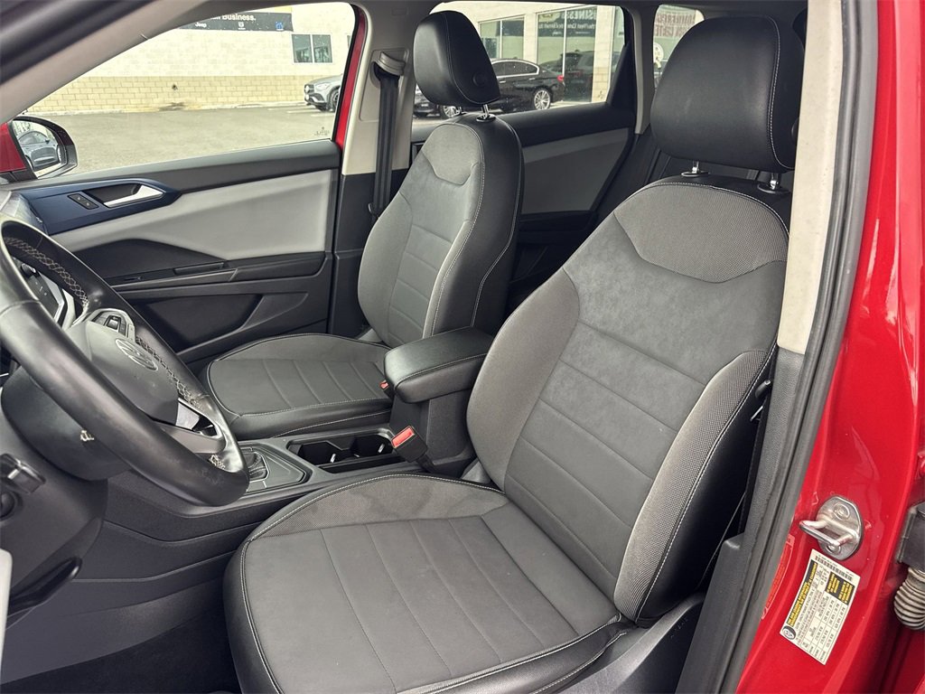 Used 2022 Volkswagen Taos SE w/ Panoramic Sunroof Package image 13