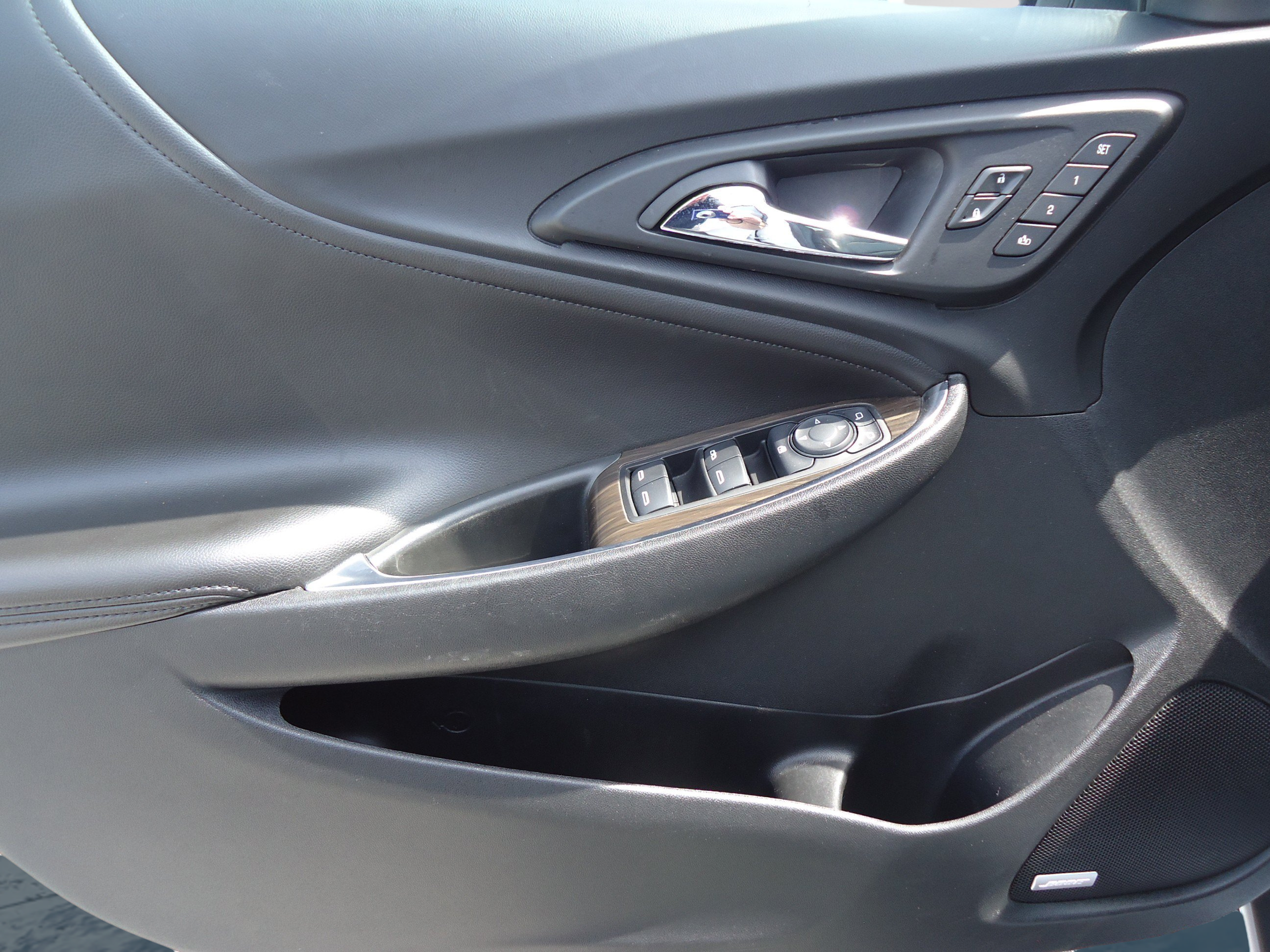 Used 2020 Chevrolet Malibu Premier FWD image 24