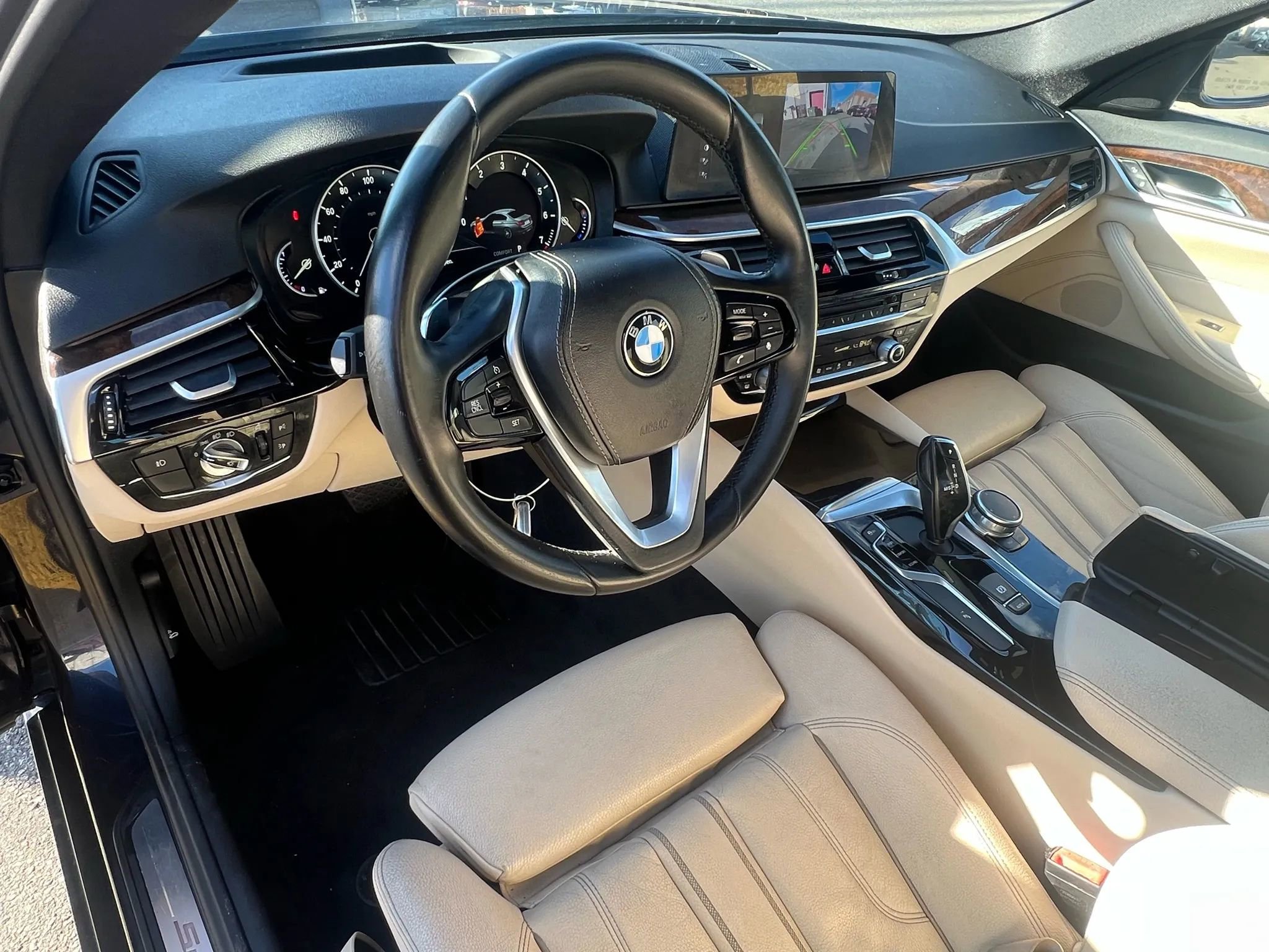 Used 2017 BMW 530i w/ Premium Package image 25