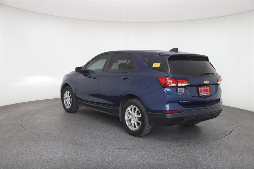 Used 2022 Chevrolet Equinox LS w/ LS Convenience Package image 4