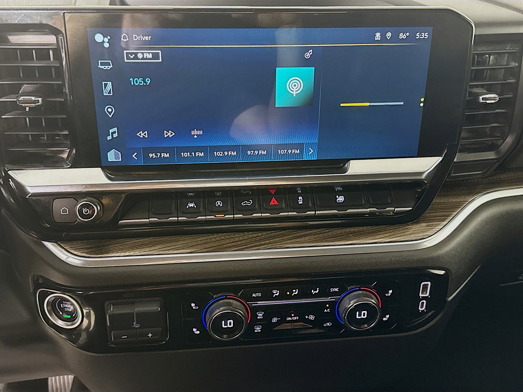 Used 2025 Chevrolet Silverado 1500 LT image 18