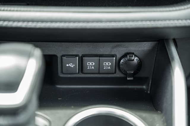 Used 2020 Toyota Highlander XLE AWD/4WD image 23