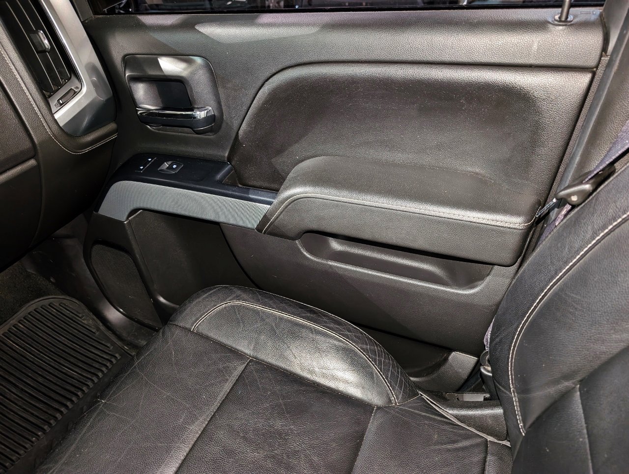 Used 2017 Chevrolet Silverado 1500 LTZ Z71 image 36