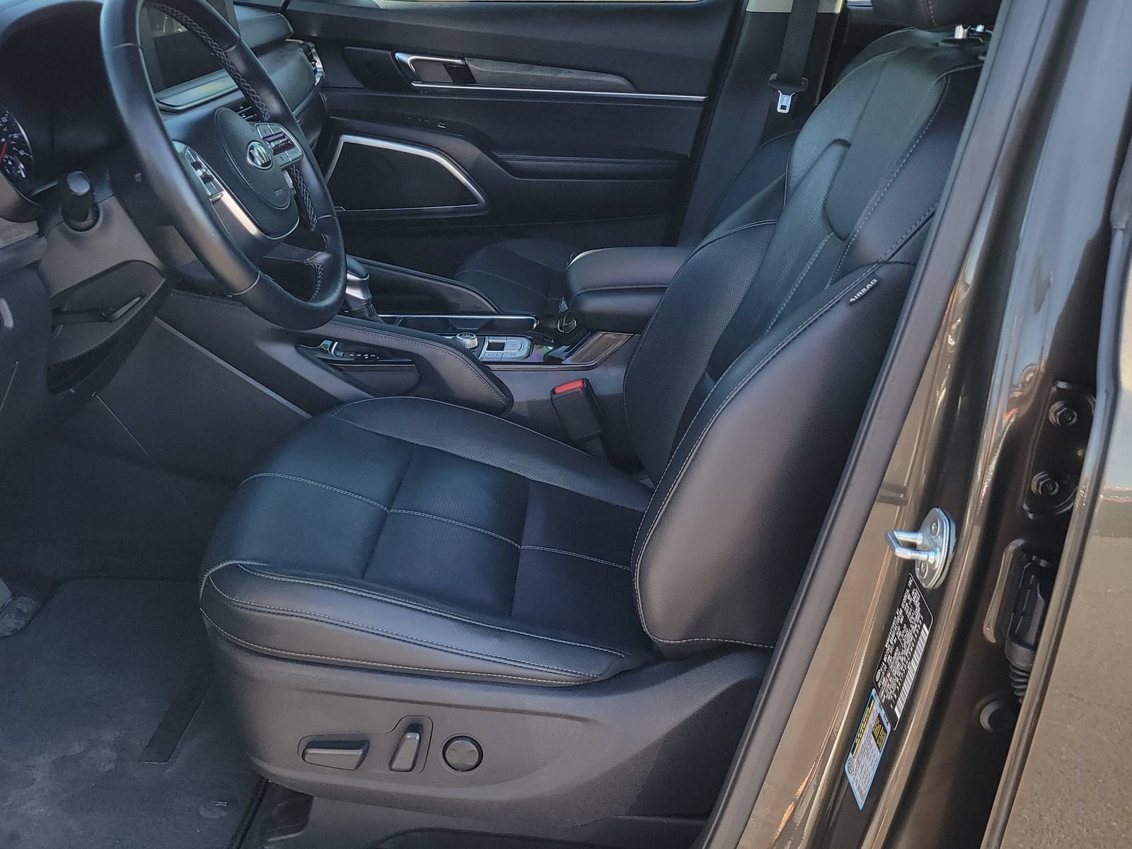 Used 2021 Kia Telluride EX w/ EX Premium Package AWD/4WD image 6