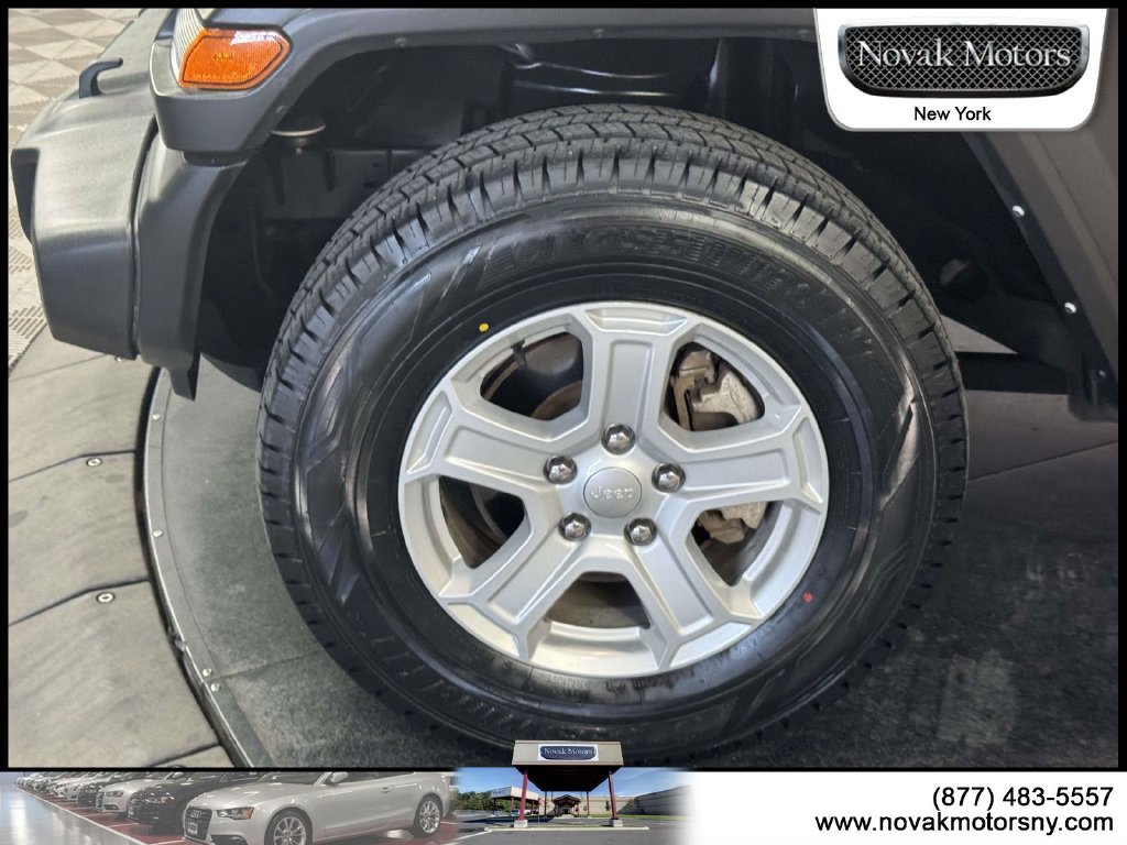 Used 2022 Jeep Wrangler Unlimited Sport AWD/4WD image 7