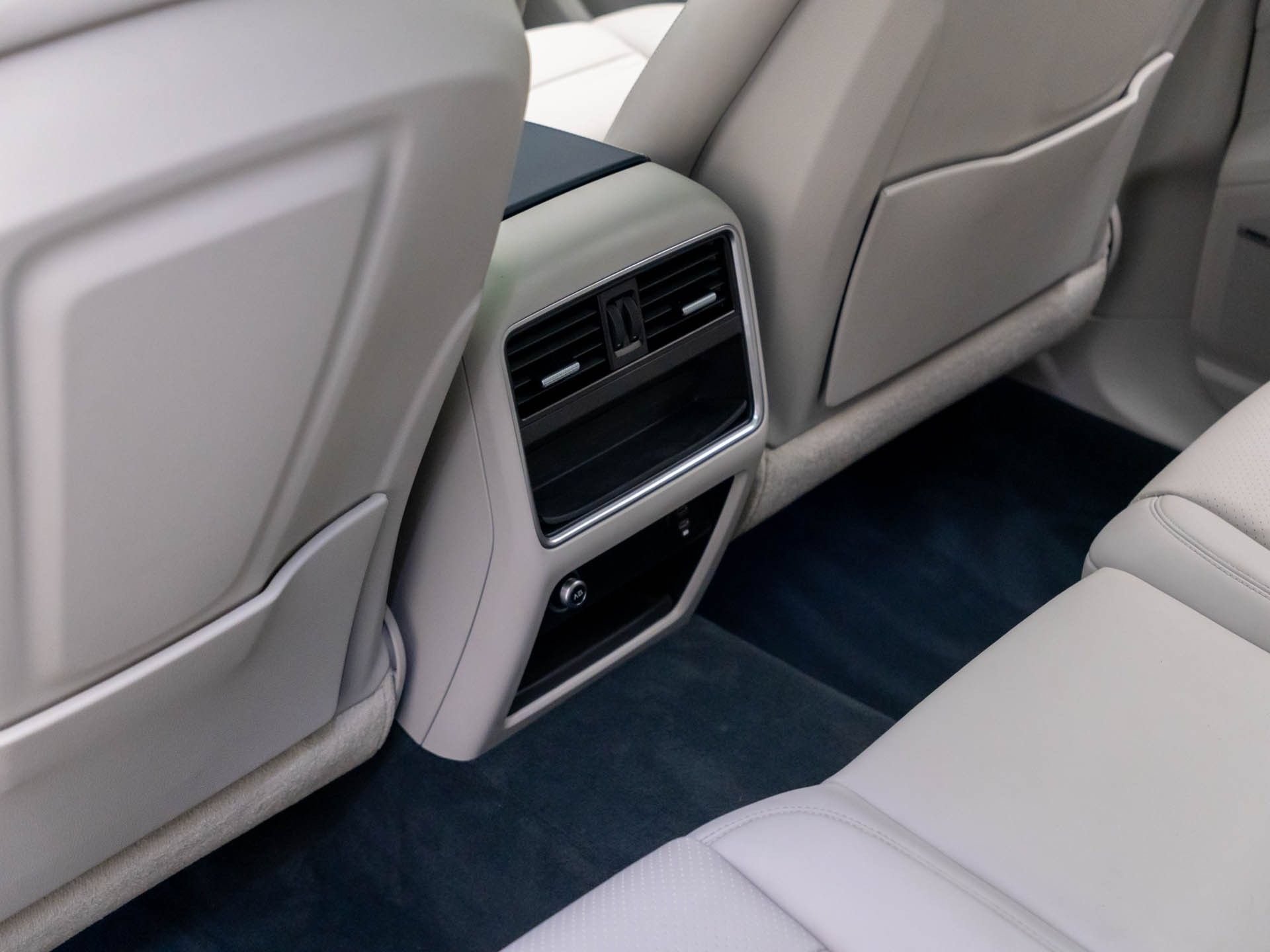 Certified 2022 Porsche Cayenne AWD/4WD image 19
