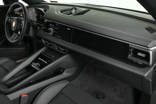 Certified 2025 Porsche Macan Electric image 21