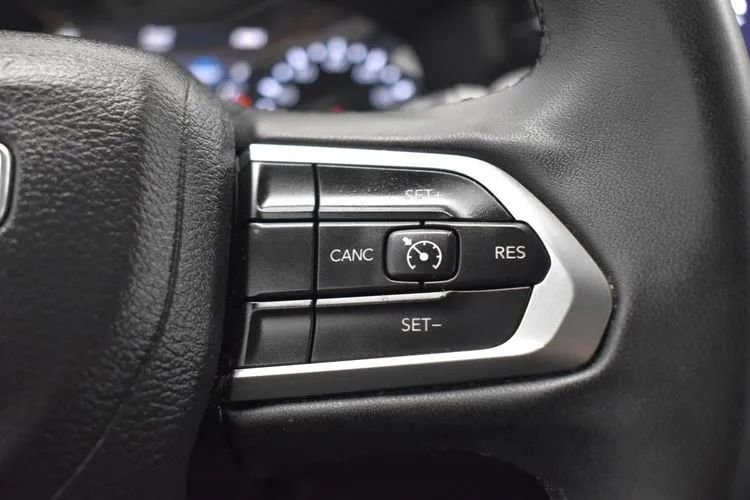 Used 2024 Jeep Compass Latitude AWD/4WD image 23