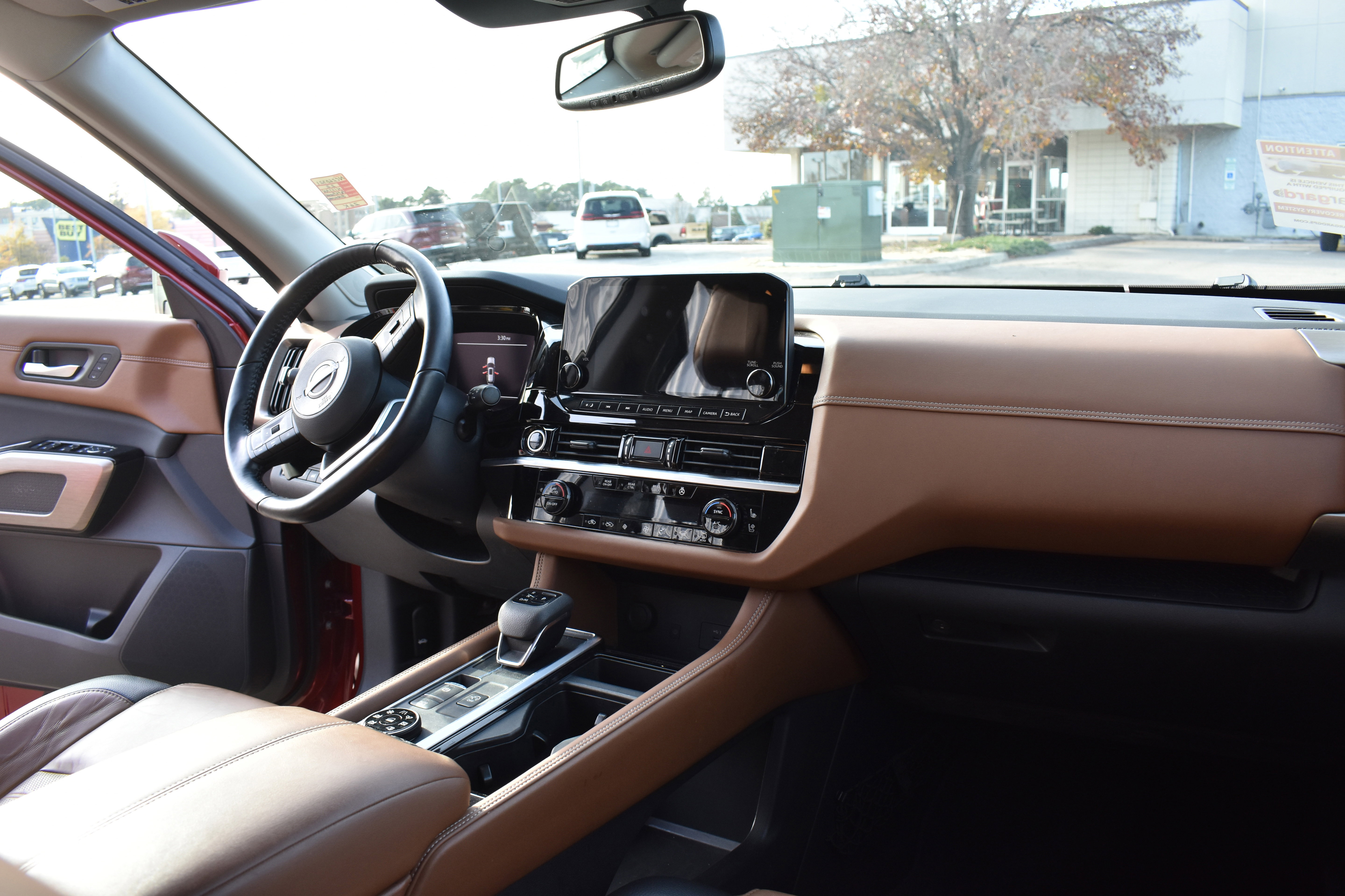 Used 2022 Nissan Pathfinder Platinum w/ Cargo Package image 36