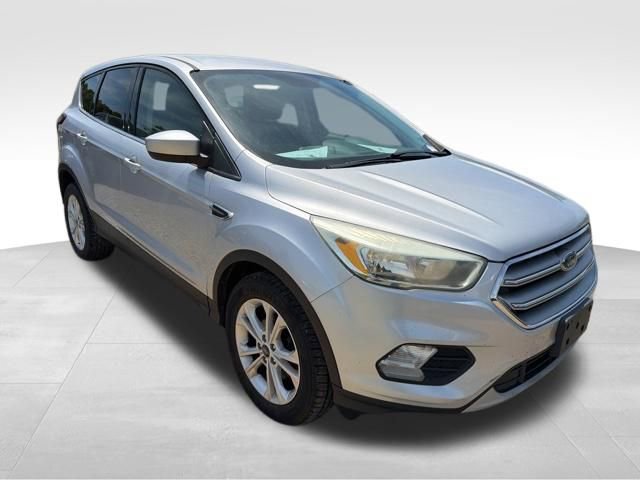 Used 2017 Ford Escape SE AWD/4WD image 2