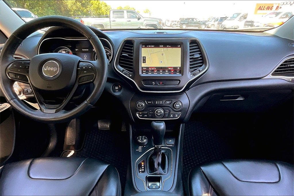 Used 2019 Jeep Cherokee Trailhawk w/ Cold Weather Group image 11