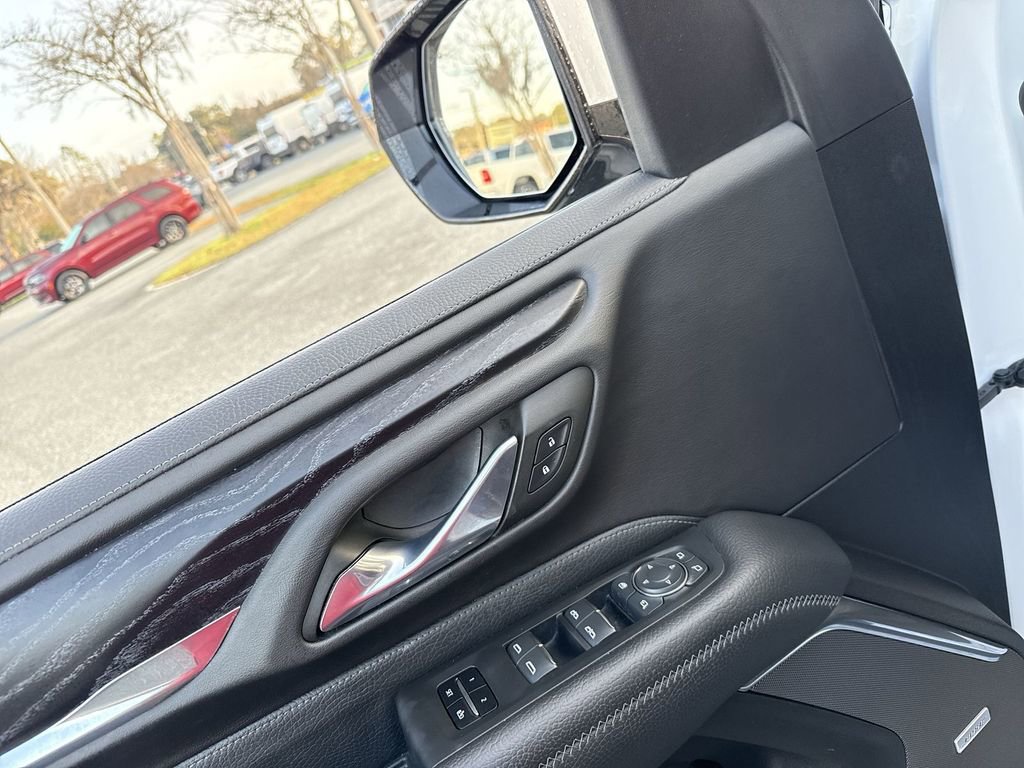 Used 2023 GMC Yukon Denali image 13