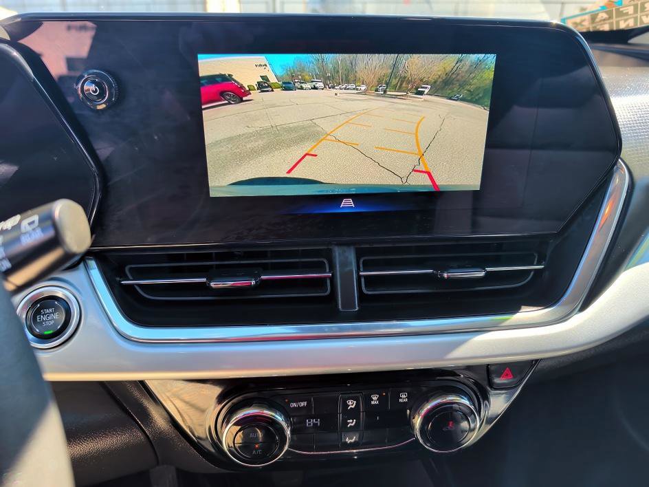 Used 2025 Chevrolet Trax LT image 23