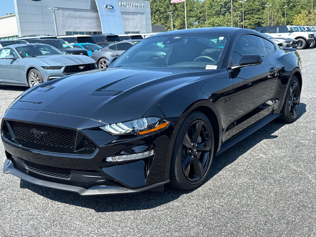 Used 2022 Ford Mustang GT Premium w/ Black Accent Package RWD image 3