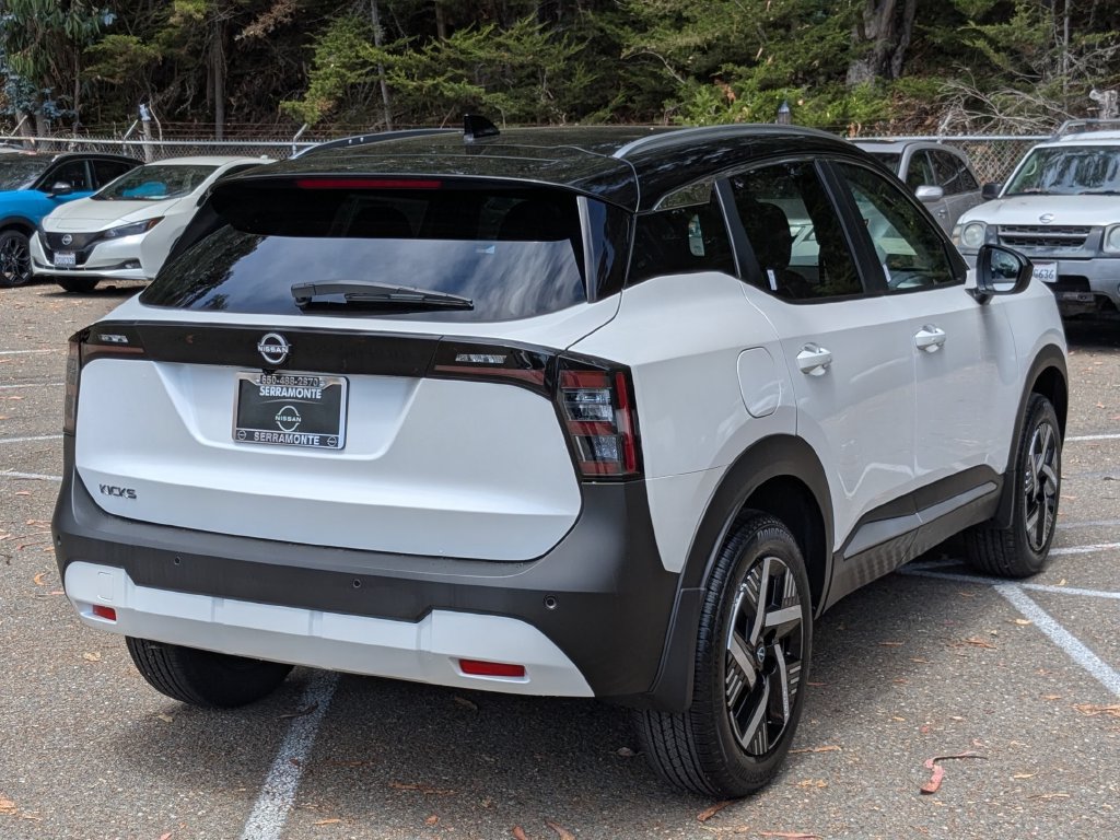 New 2026 Nissan Kicks SV FWD image 5