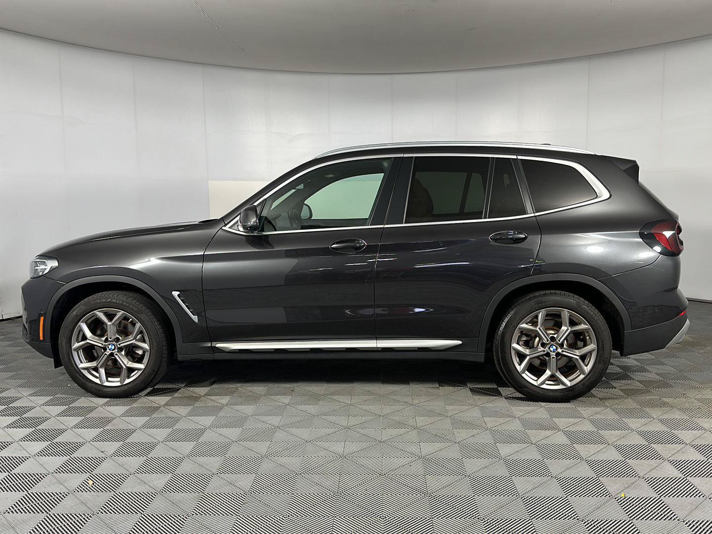 Used 2023 BMW X3 xDrive30i w/ Premium Package AWD/4WD image 8