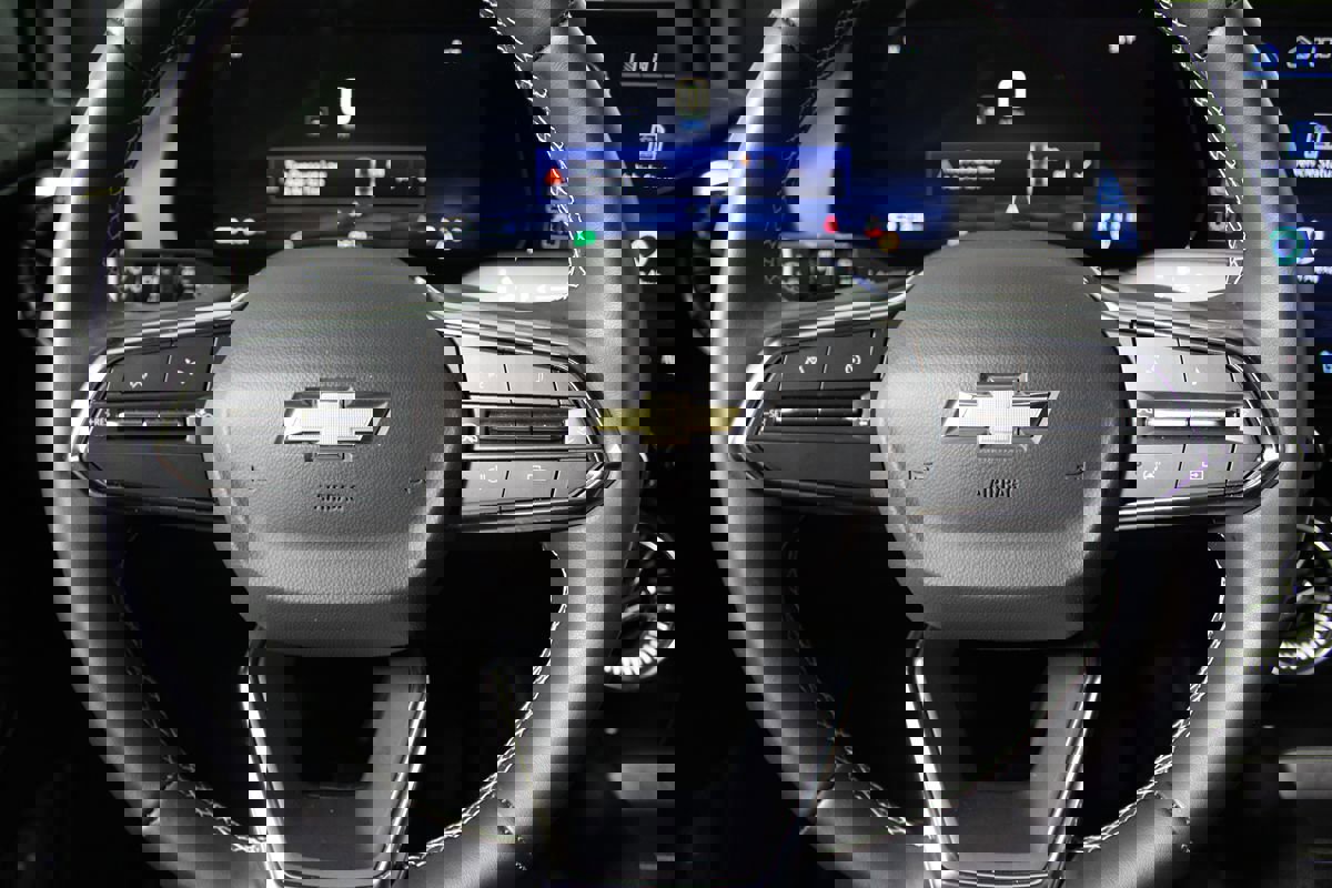 Used 2024 Chevrolet Blazer EV LT image 12