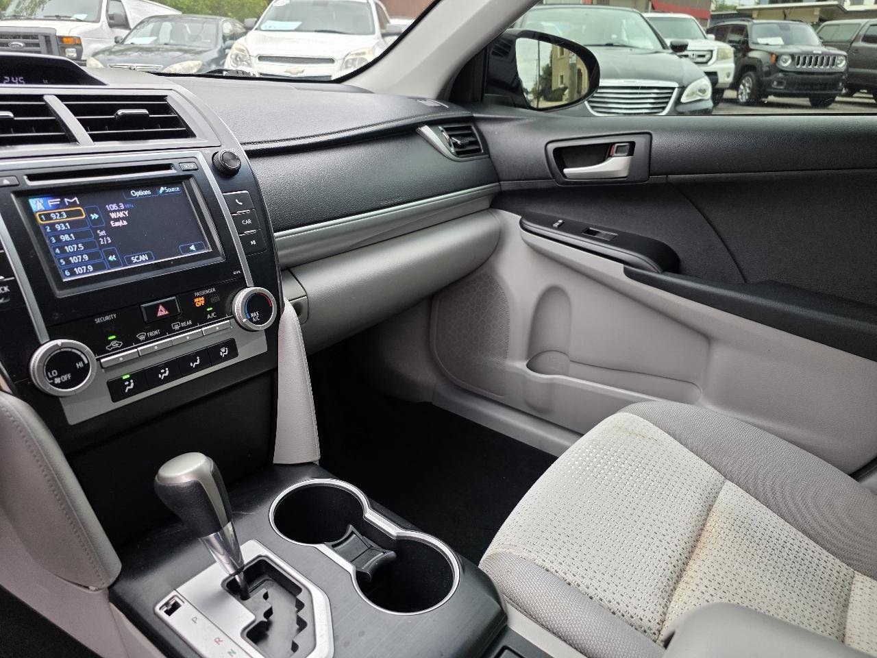 Used 2012 Toyota Camry LE FWD image 19