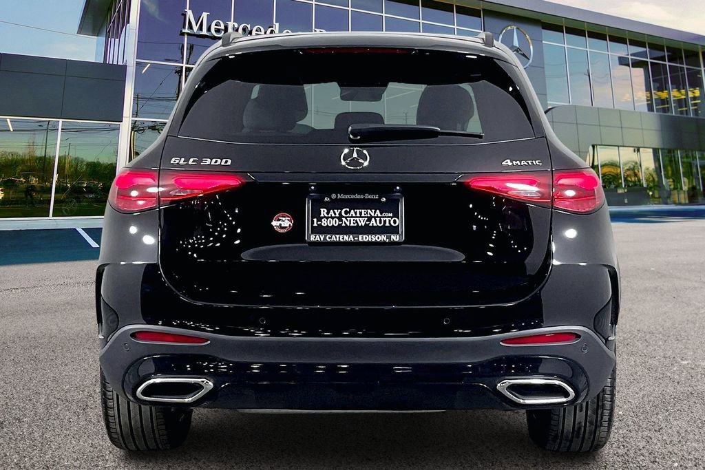 Used 2026 Mercedes-Benz GLC 300 4MATIC image 4