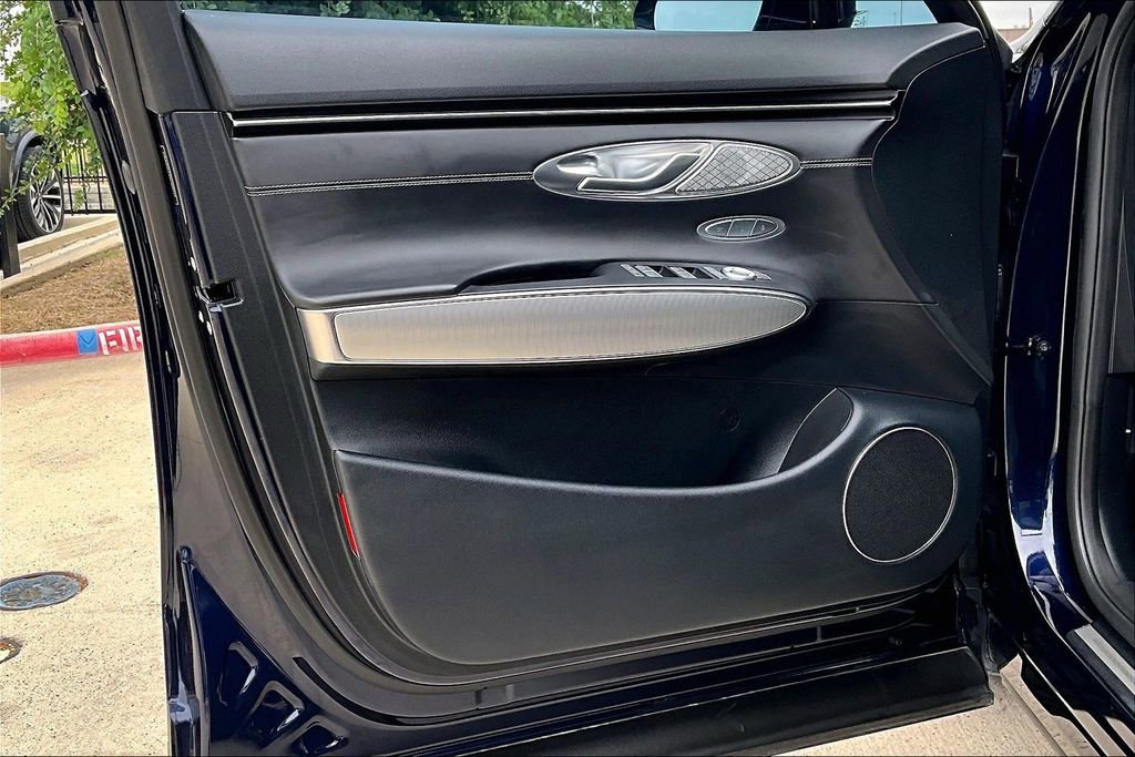 Used 2024 Genesis GV70 2.5T w/ Select Package image 21