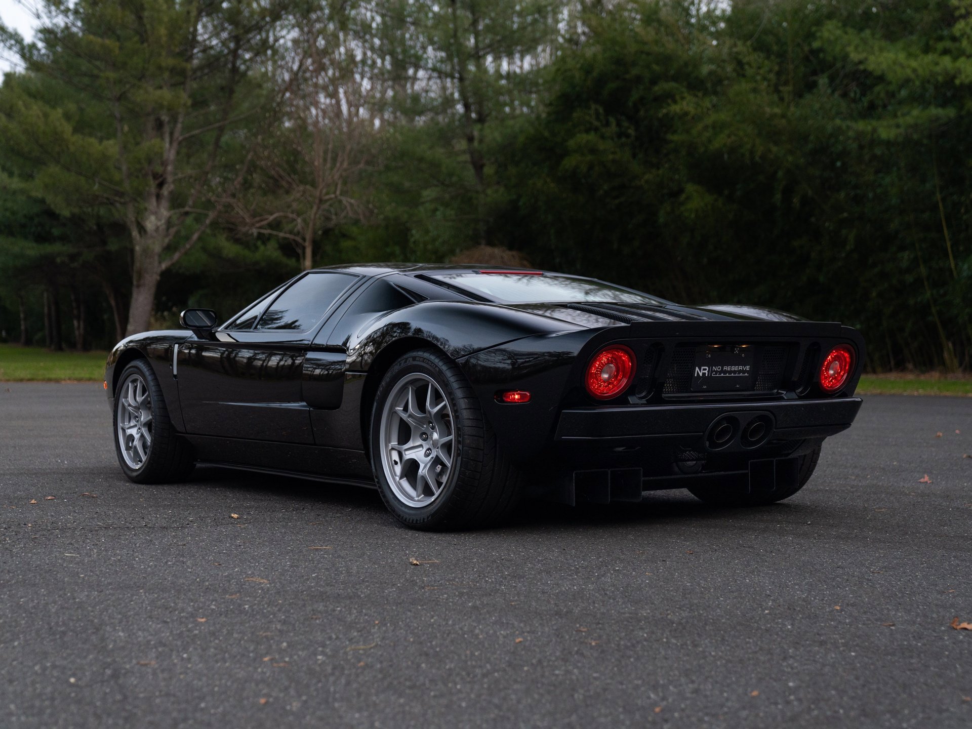 Used 2005 Ford GT image 8