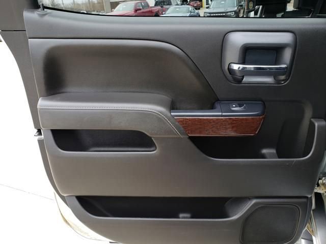 Used 2017 GMC Sierra 2500 SLE w/ SLE Preferred Package image 14