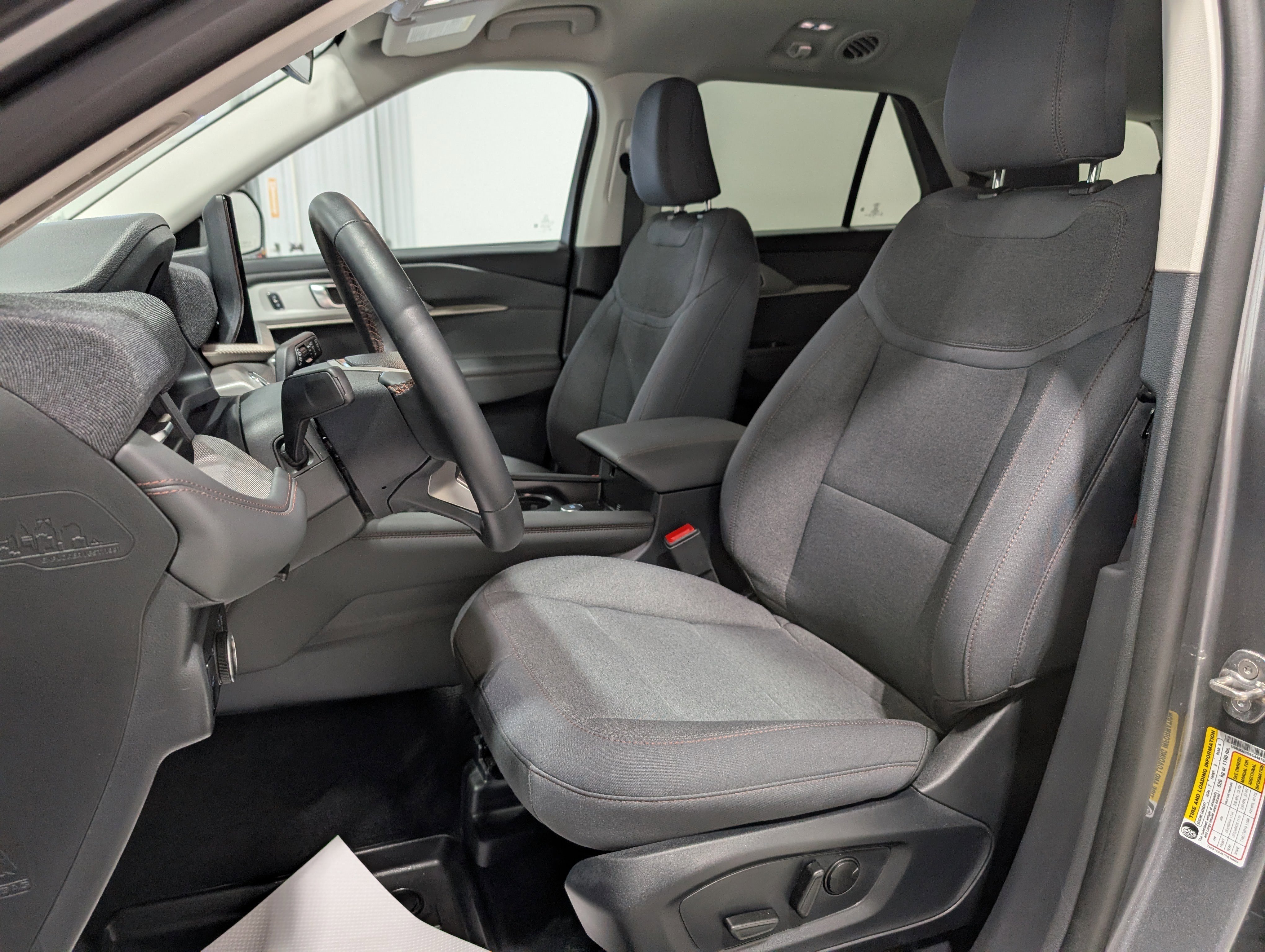 Used 2025 Ford Explorer Active image 14