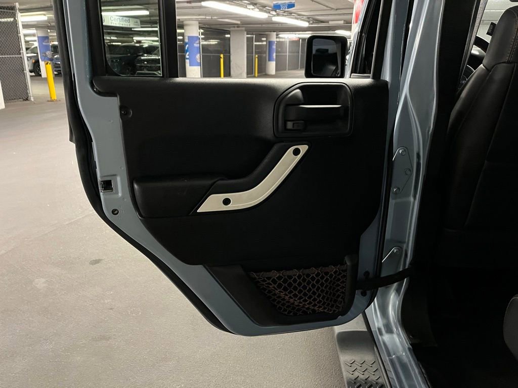 Used 2012 Jeep Wrangler Unlimited Sahara image 15