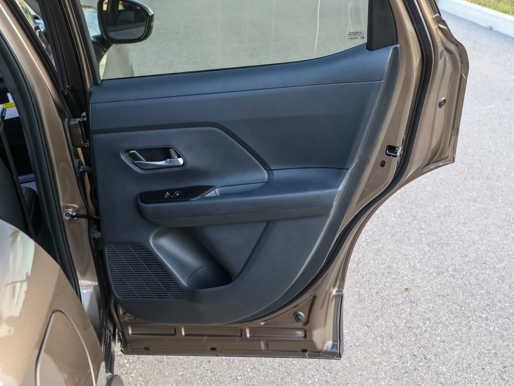 New 2026 Nissan Kicks SR FWD image 19