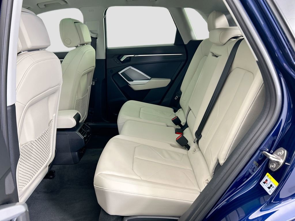 Certified 2025 Audi Q3 2.0T Premium w/ Convenience Package image 19