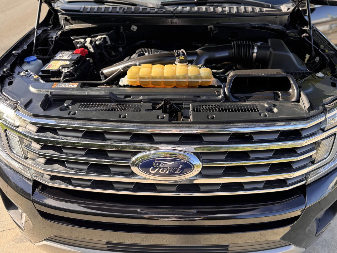 Used 2020 Ford Expedition Max XLT image 23