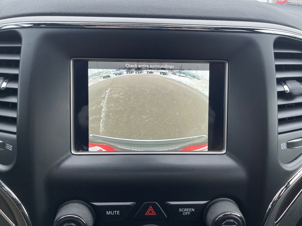 Used 2018 Jeep Grand Cherokee Limited image 27