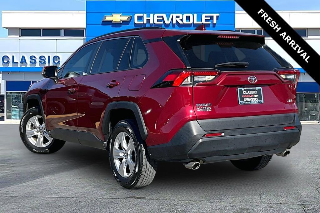 Used 2021 Toyota RAV4 XLE image 4