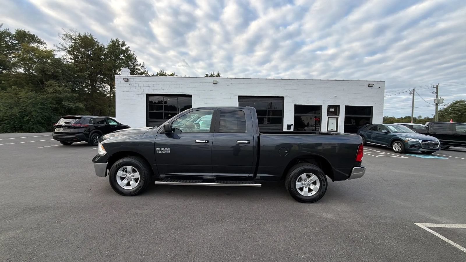 Used 2018 RAM 1500 Classic SLT AWD/4WD image 4