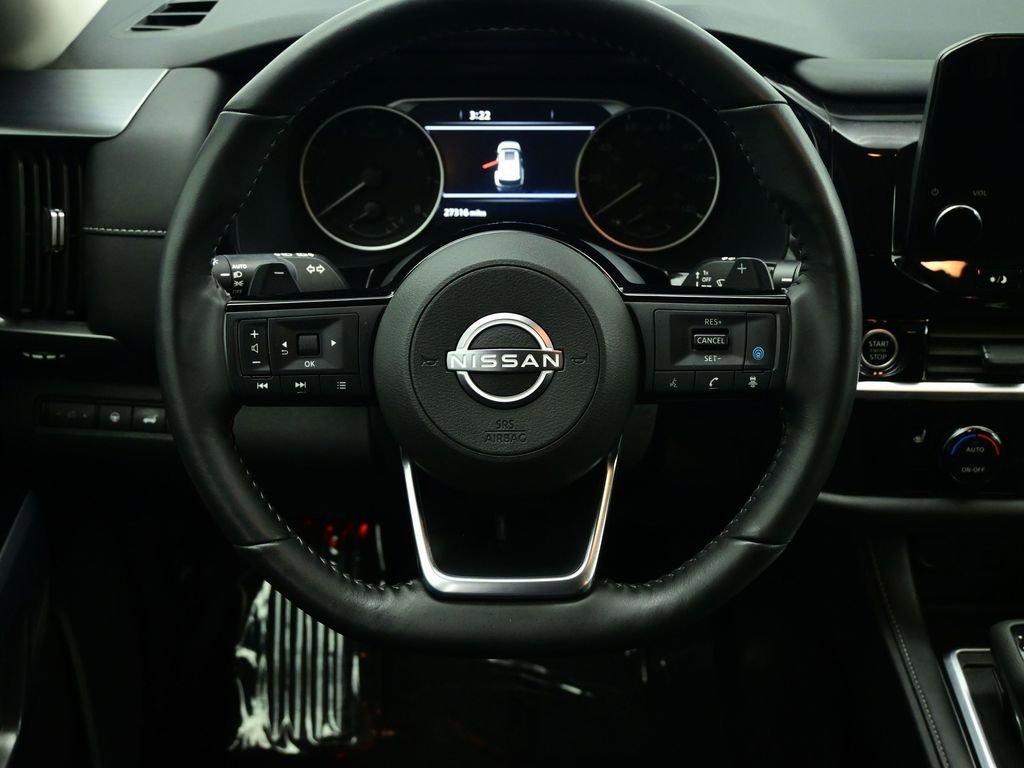 Used 2024 Nissan Pathfinder SL image 12