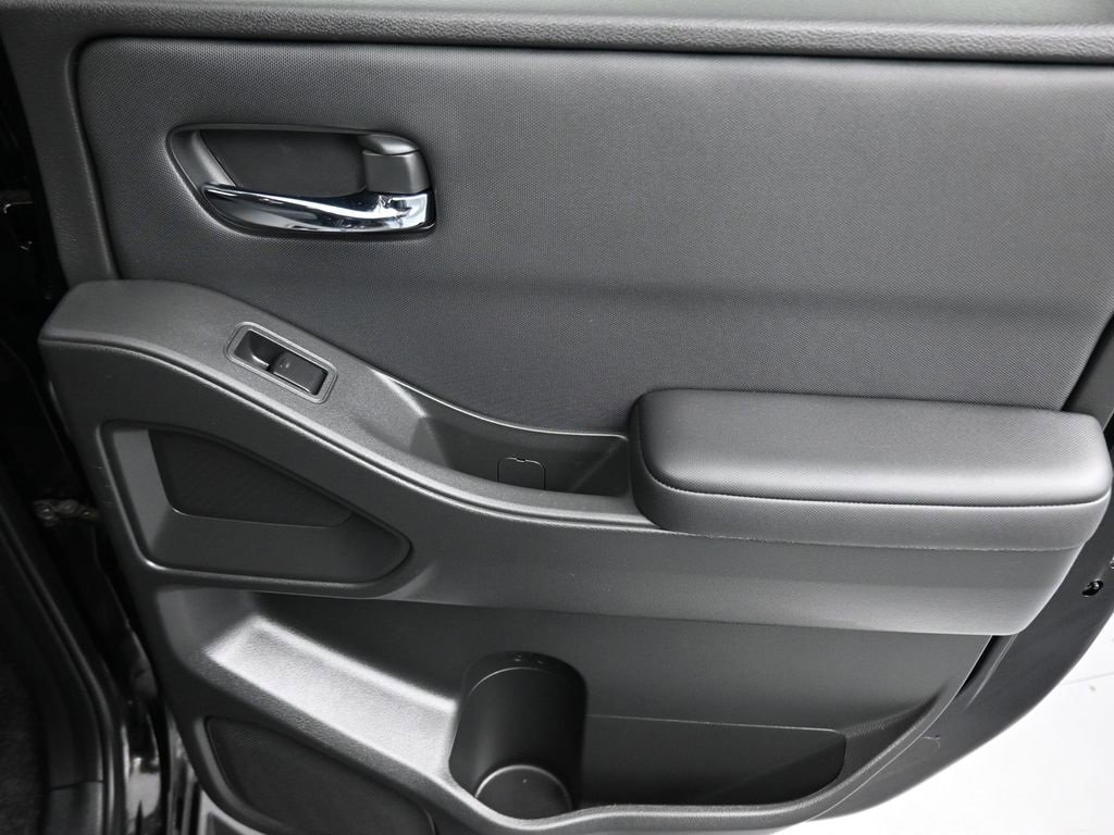 Used 2024 Nissan Frontier SV w/ SV Convenience Package image 37