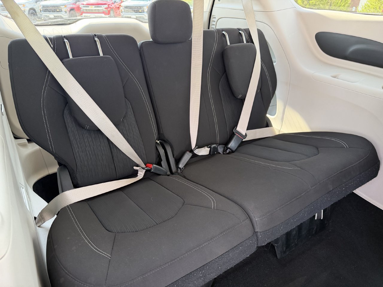 Used 2023 Chrysler Voyager LX FWD image 28