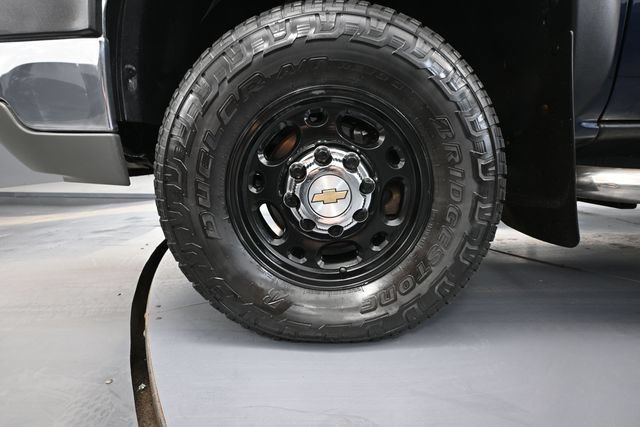 Used 2005 Chevrolet Silverado 2500 LS w/ Heavy-Duty Power Package AWD/4WD image 12