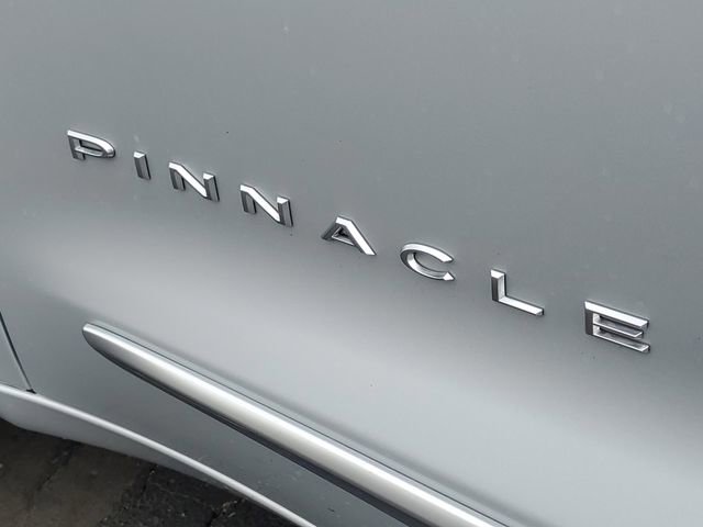 Used 2026 Chrysler Pacifica Pinnacle FWD image 8