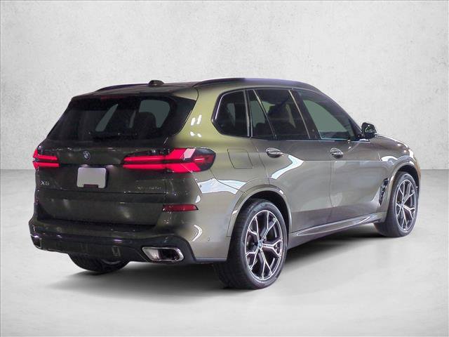 Used 2024 BMW X5 xDrive50e w/ M Sport Package AWD/4WD image 5