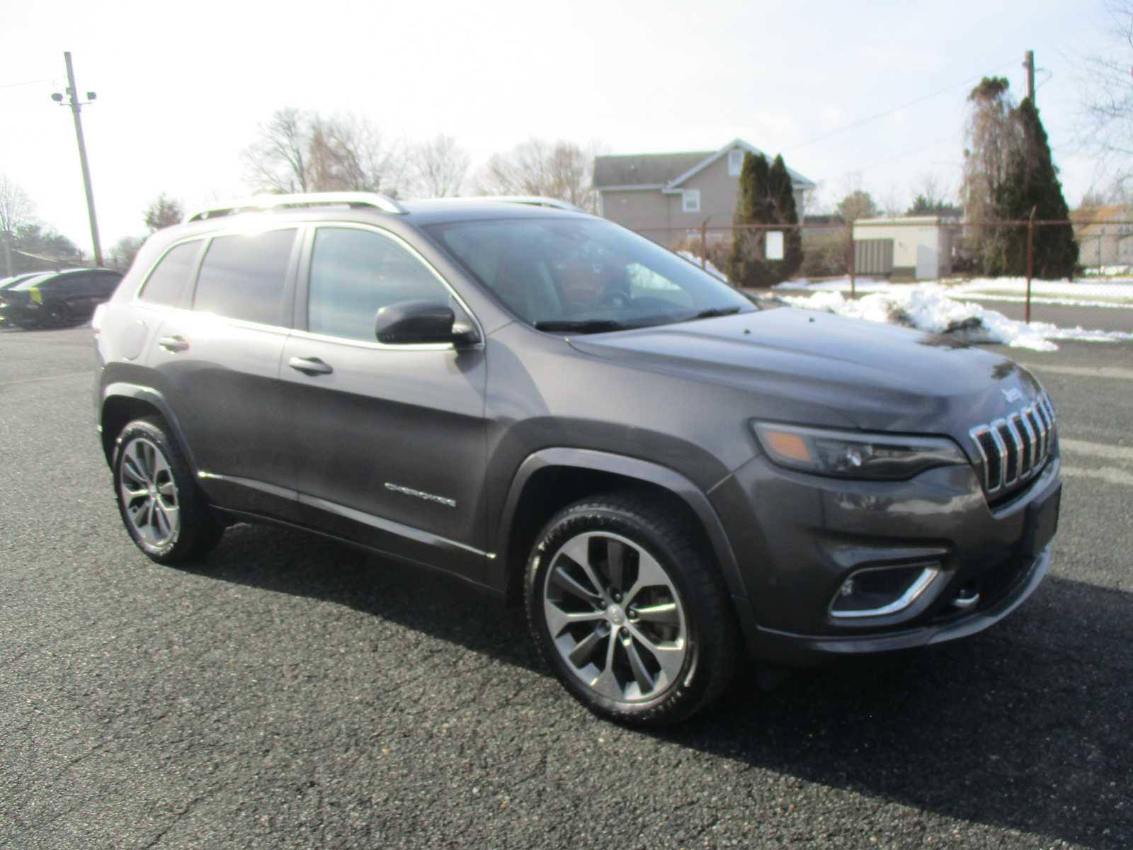 Used 2019 Jeep Cherokee Overland w/ Technology Group image 8
