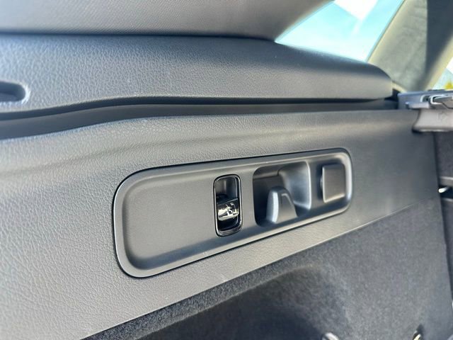 Used 2026 Mercedes-Benz GLC 300 4MATIC image 34