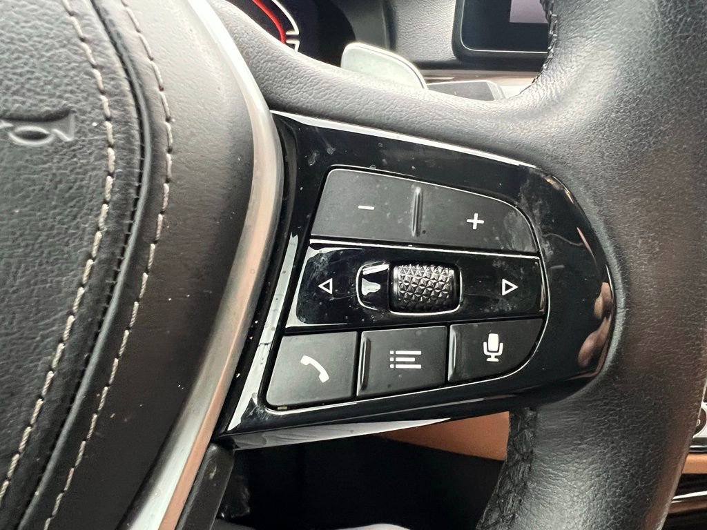 Used 2023 BMW 540i xDrive w/ Convenience Package image 37