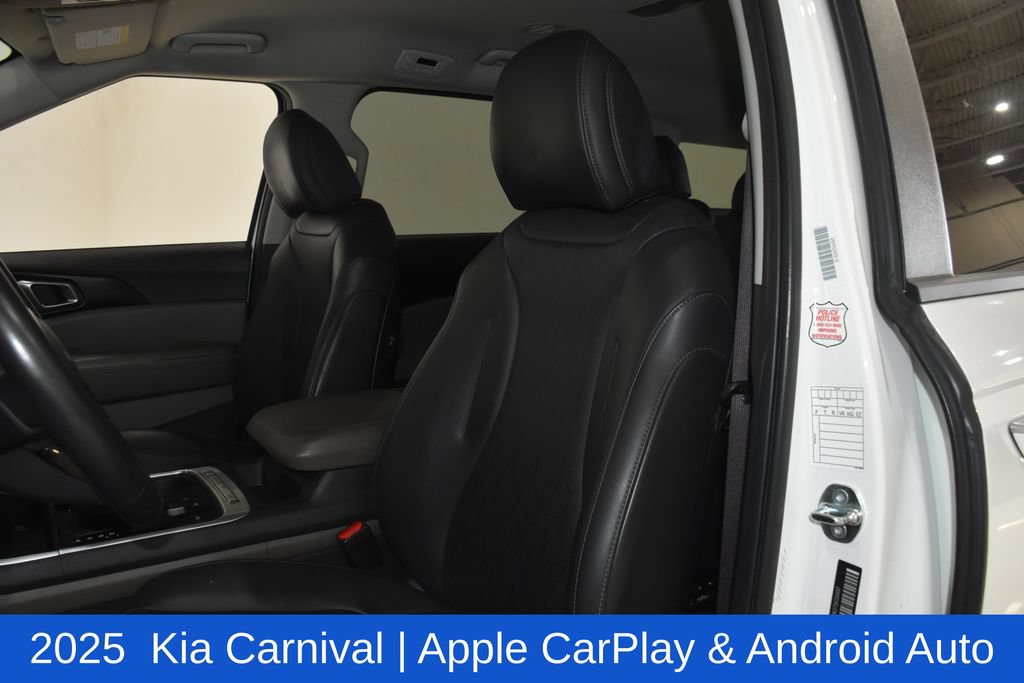 Used 2025 Kia Carnival FWD image 23