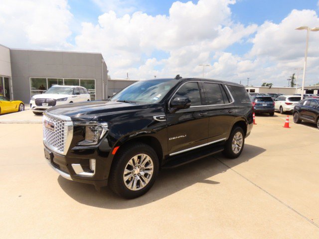 Used 2024 GMC Yukon Denali w/ Advanced Technology Package image 2