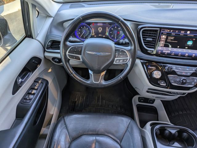 Used 2021 Chrysler Pacifica Touring-L w/ Uconnect Theater Family Group image 16